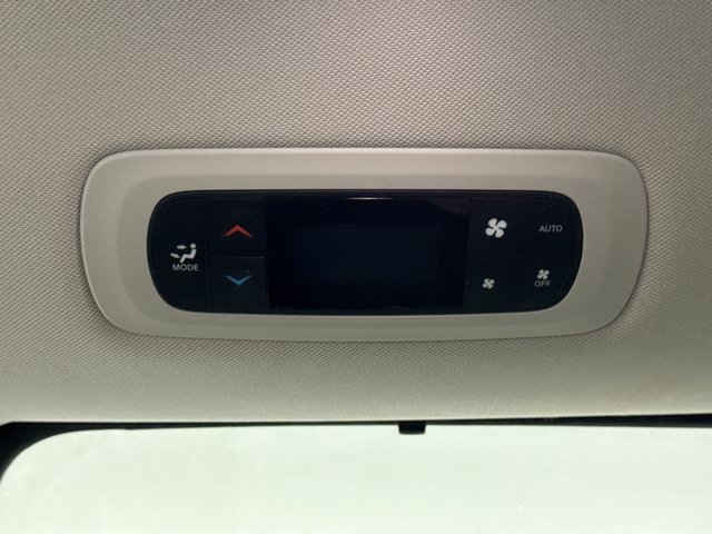 Used 2020 Chrysler Pacifica Touring FWD image 18