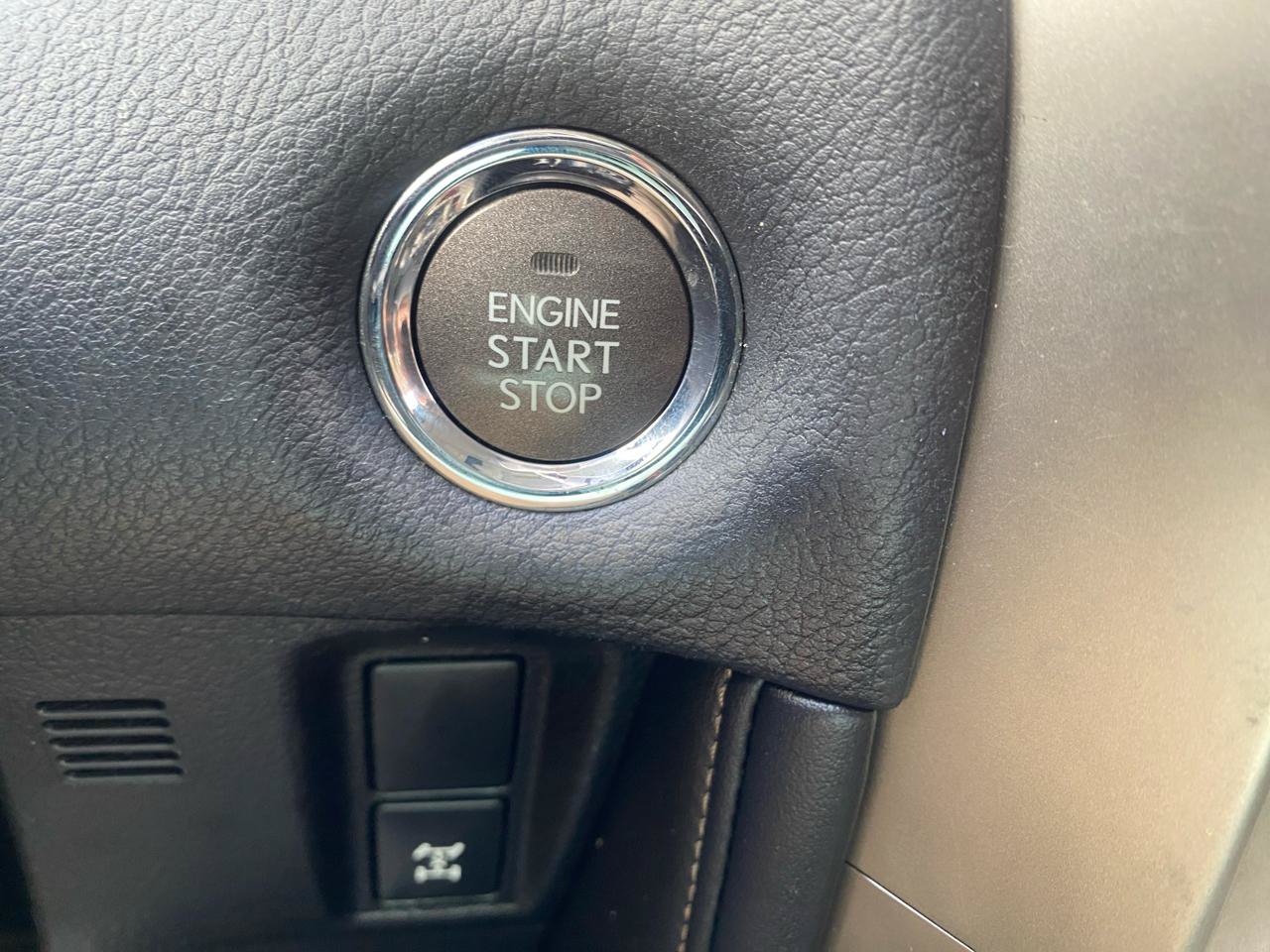Used 2014 Lexus GX 460 w/ Premium Package AWD/4WD image 19