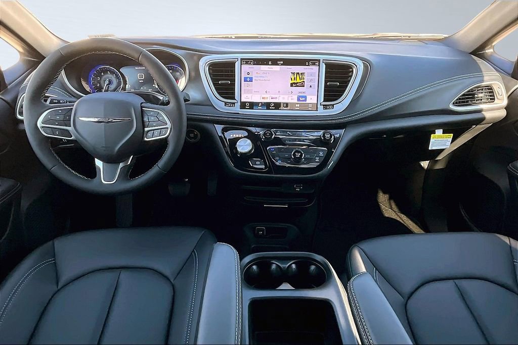 New 2026 Chrysler Pacifica Select image 9