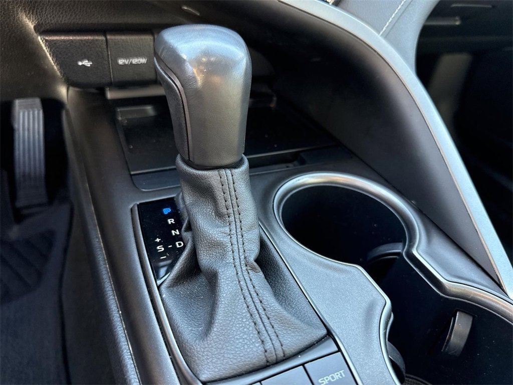 Used 2024 Toyota Camry XSE w/ Navigation Package image 15