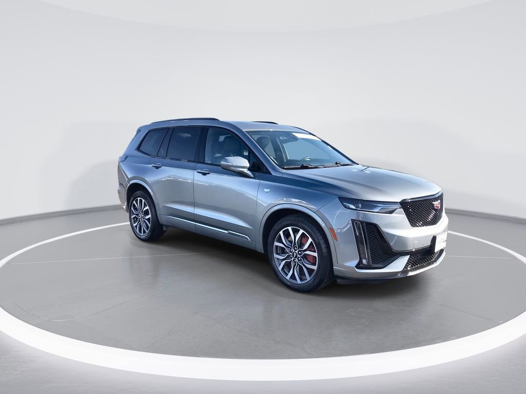Used 2024 Cadillac XT6 Sport image 2