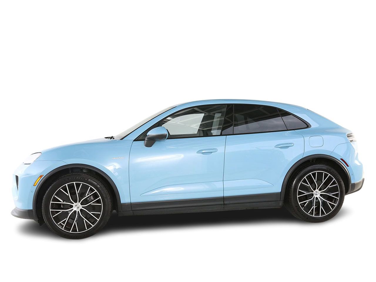 Used 2025 Porsche Macan Electric w/ Premium Package RWD image 4