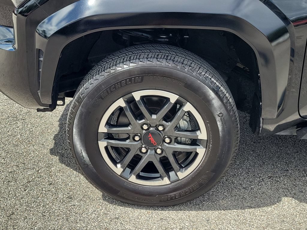 Used 2025 Toyota Tacoma TRD Sport w/ TRD Sport Upgrade Package RWD image 6