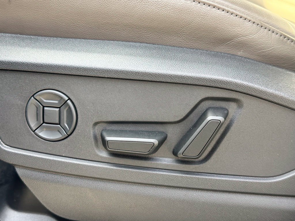 Used 2025 Audi Q5 Premium w/ Convenience Package AWD/4WD image 19