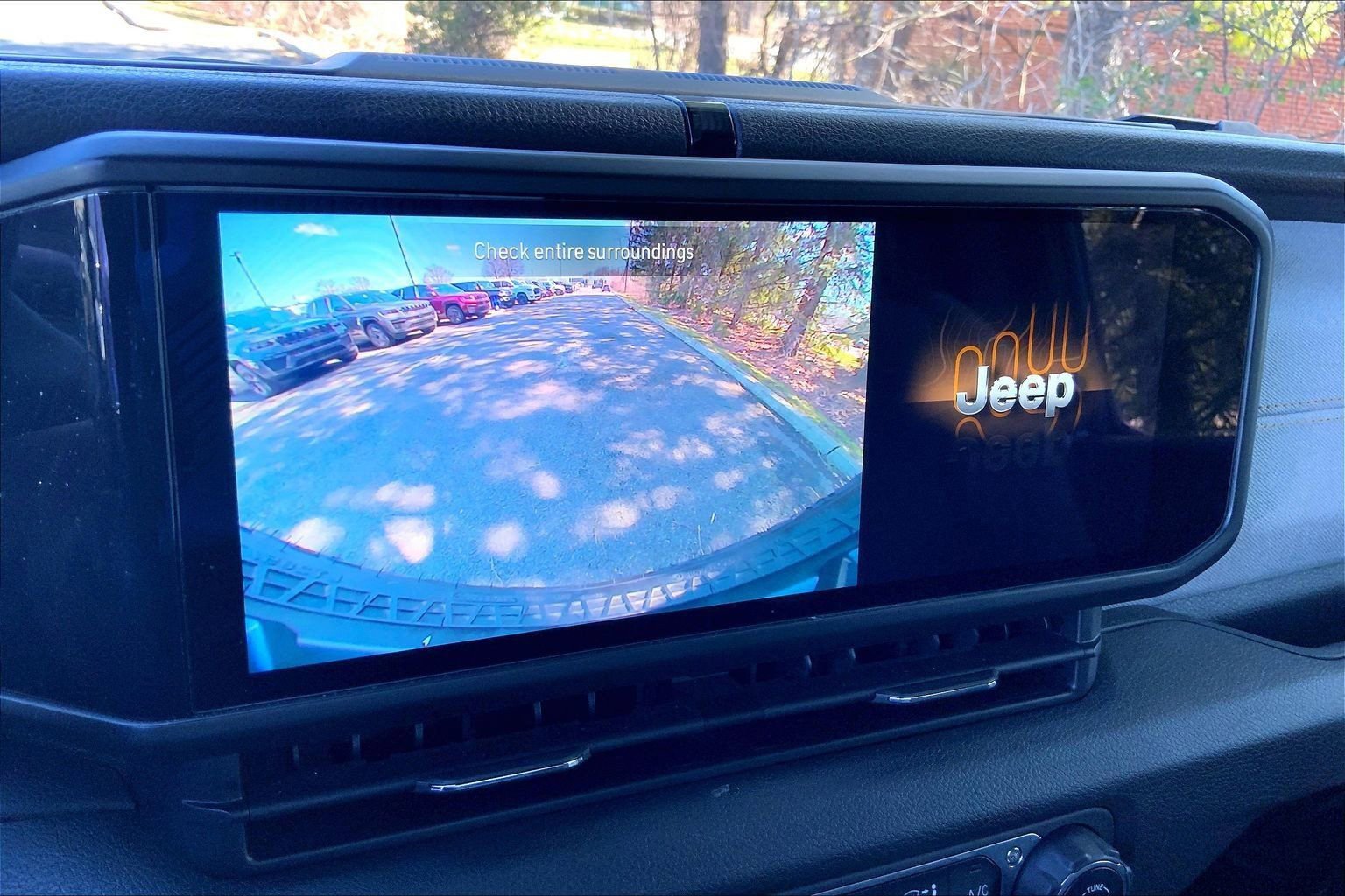 Certified 2024 Jeep Wrangler Willys image 22