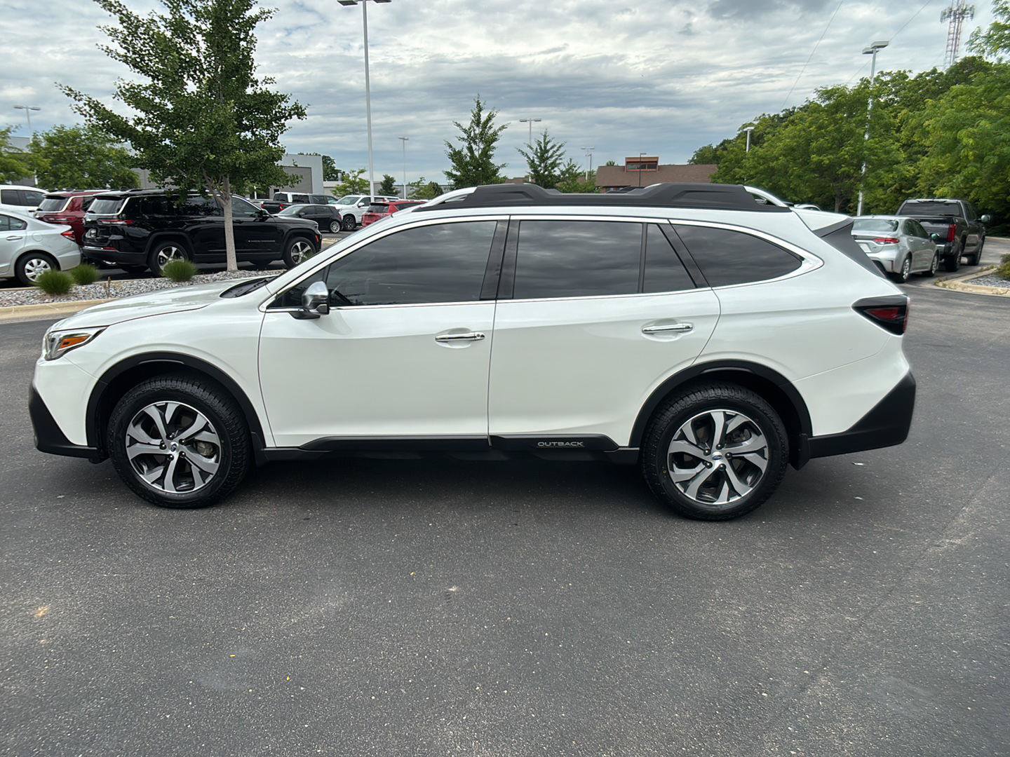 Used 2022 Subaru Outback Touring XT w/ Popular Package #2 AWD/4WD image 16