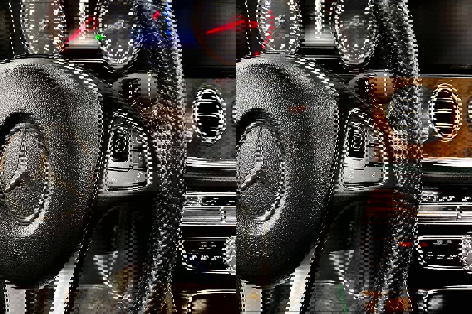 Used 2017 Mercedes-Benz E 300 4MATIC image 24