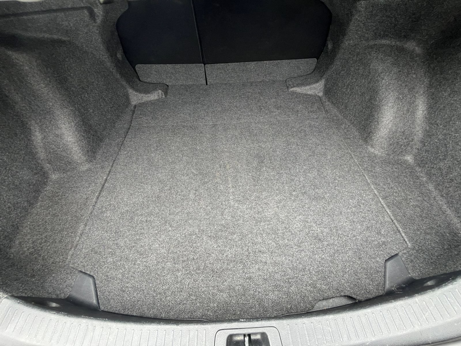 Used 2025 Toyota Corolla LE FWD image 31