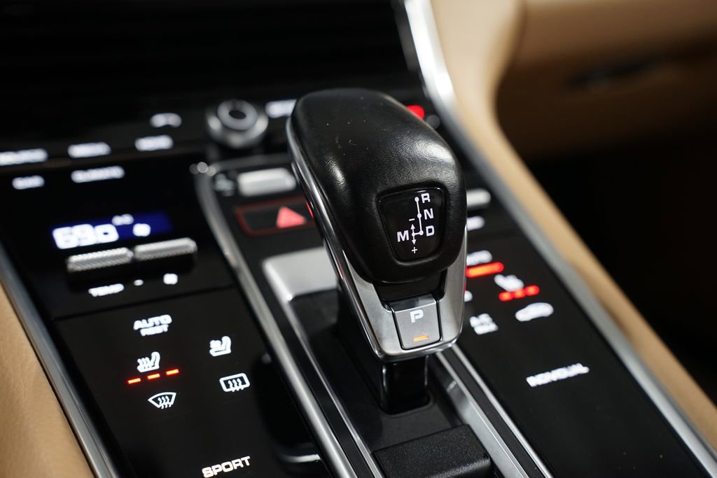 Used 2018 Porsche Panamera image 22