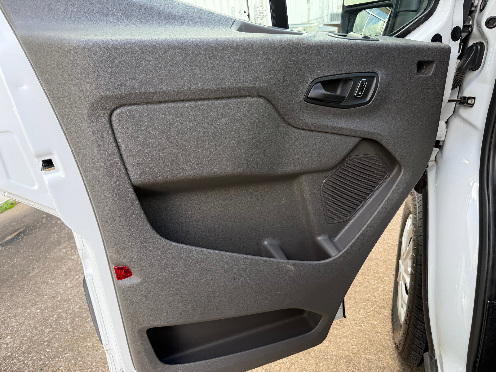 Used 2023 Ford Transit 350 XLT image 7