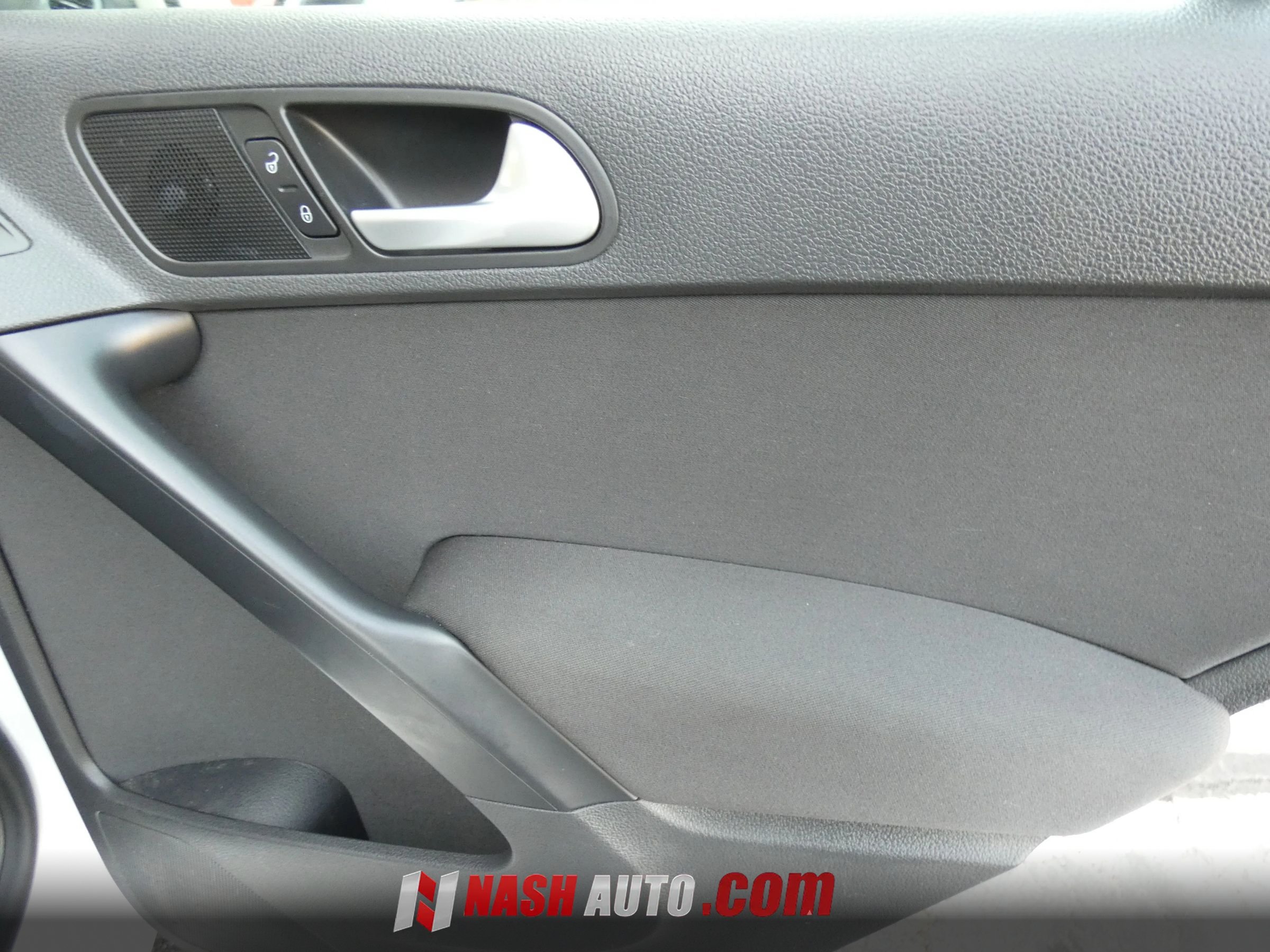 Used 2017 Volkswagen Tiguan S FWD image 34