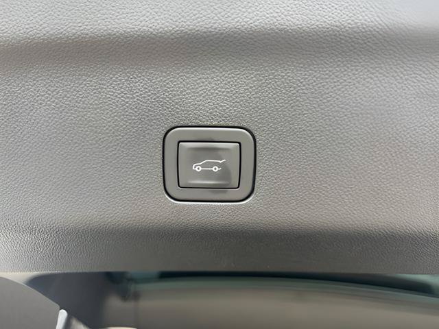 New 2026 Chevrolet Suburban Premier RWD image 10