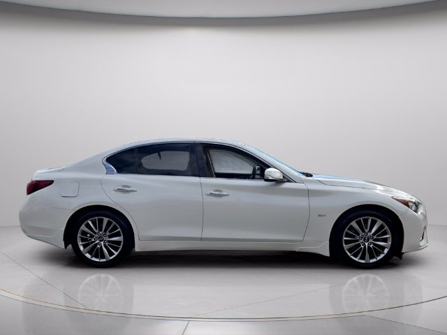 Used 2018 INFINITI Q50 Luxe w/ Essential Package (3.0T Luxe) AWD/4WD image 4