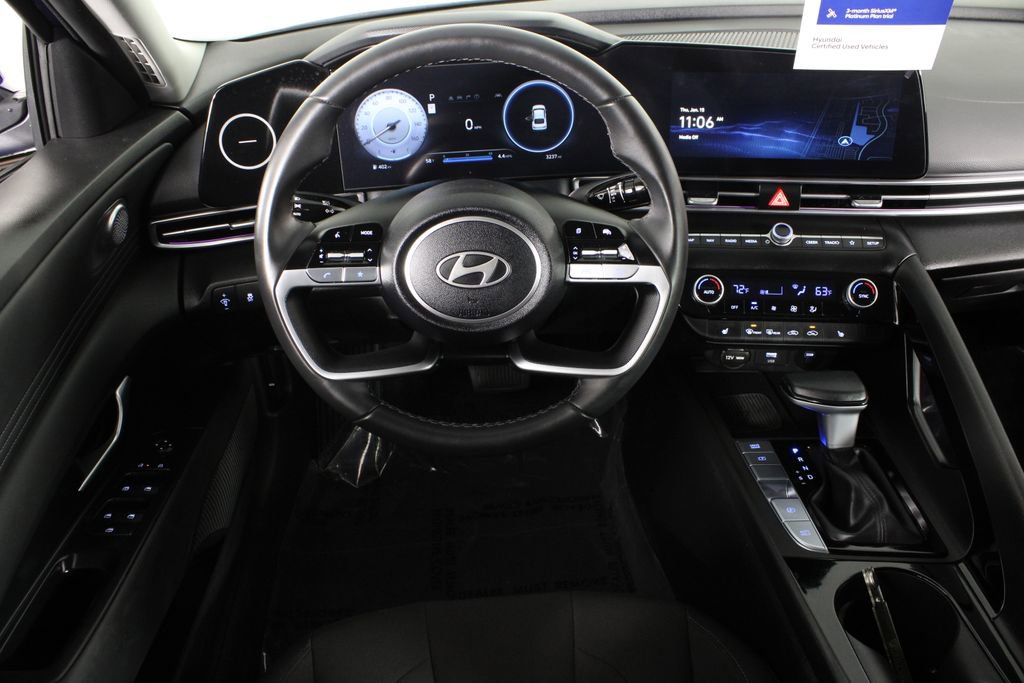 Used 2025 Hyundai Elantra SEL image 7