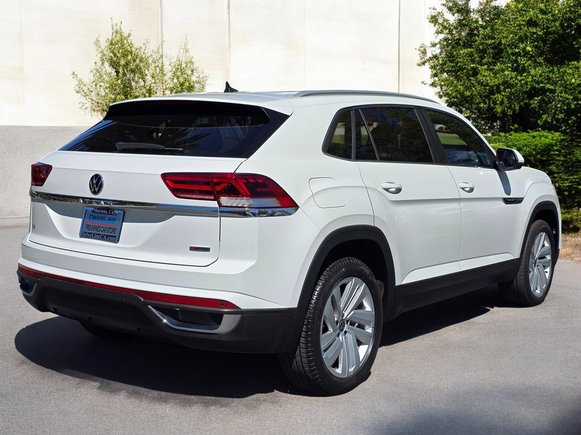 Used 2021 Volkswagen Atlas Cross Sport SE AWD/4WD image 2