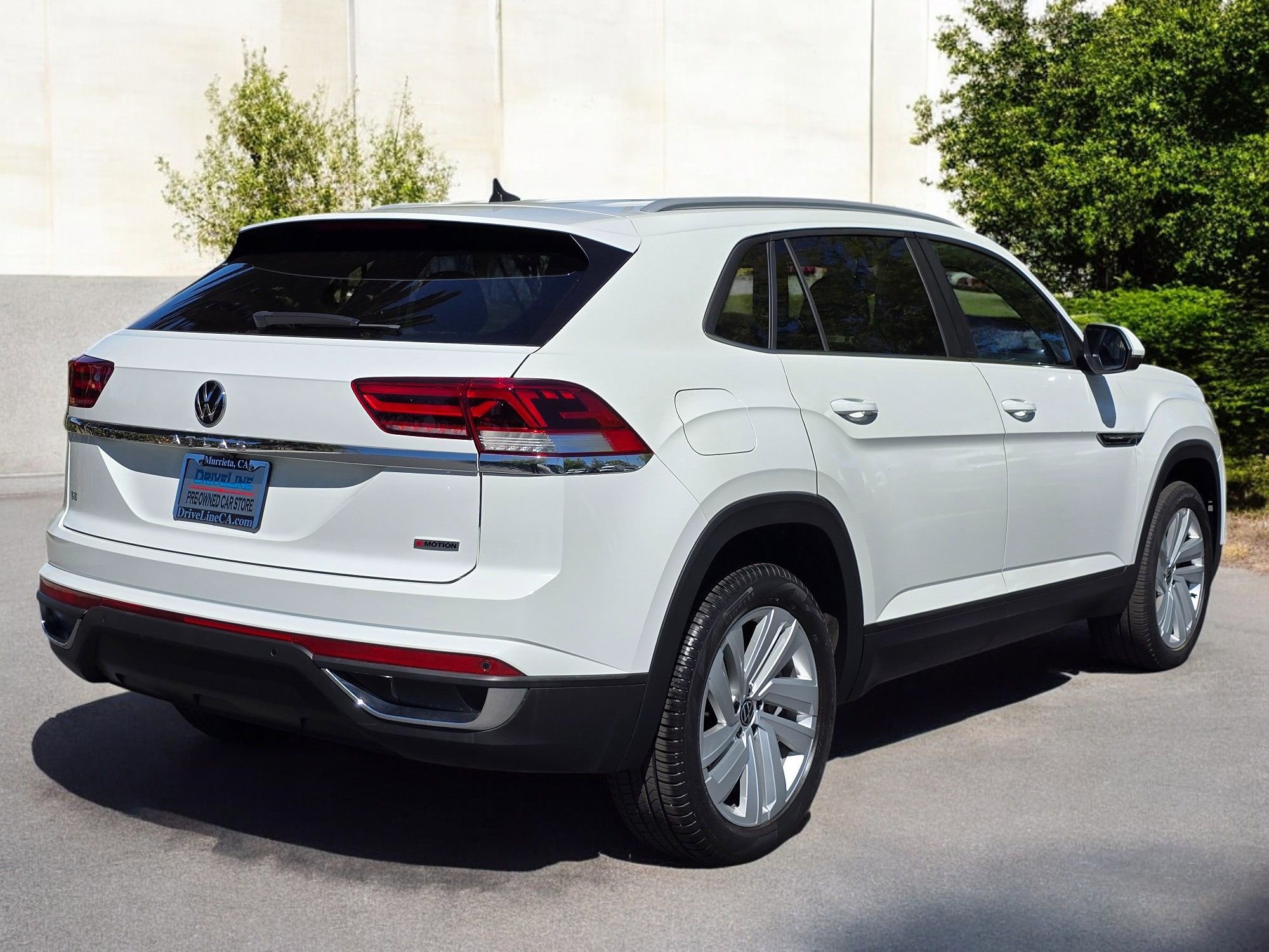 Used 2021 Volkswagen Atlas Cross Sport SE AWD/4WD image 2