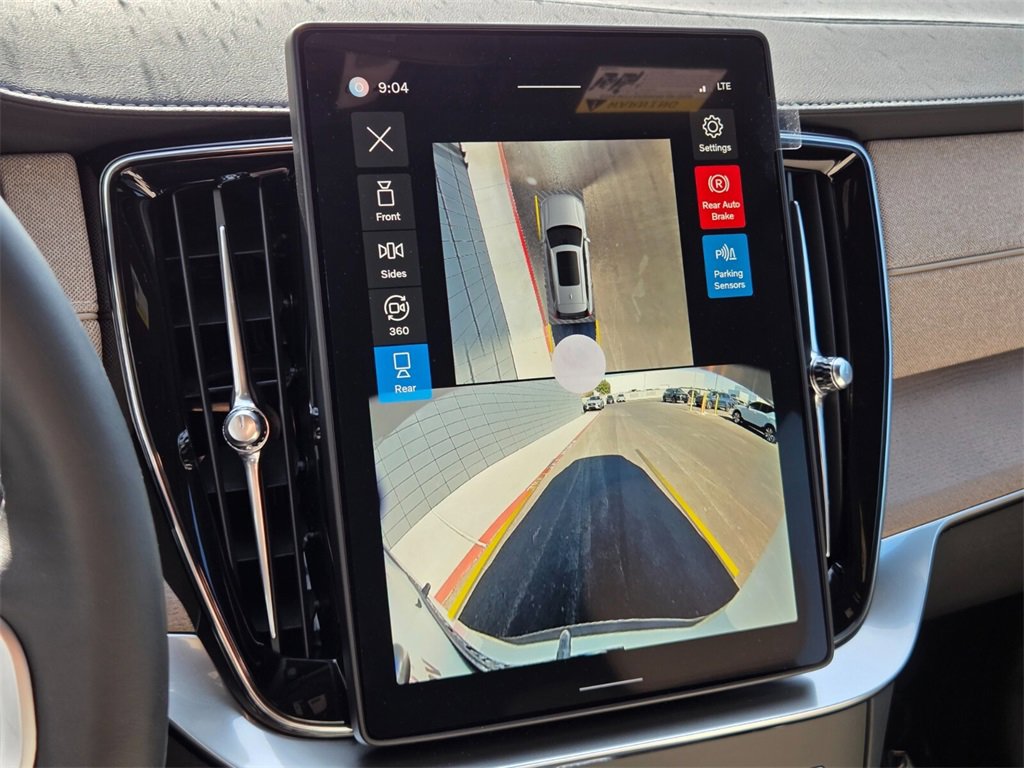 New 2026 Volvo XC90 B6 Plus w/ Protection Package Premier image 25