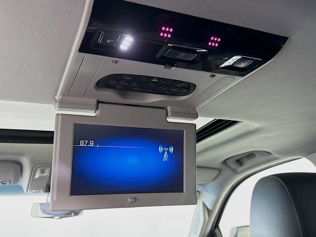 Used 2019 Cadillac Escalade Premium Luxury image 29