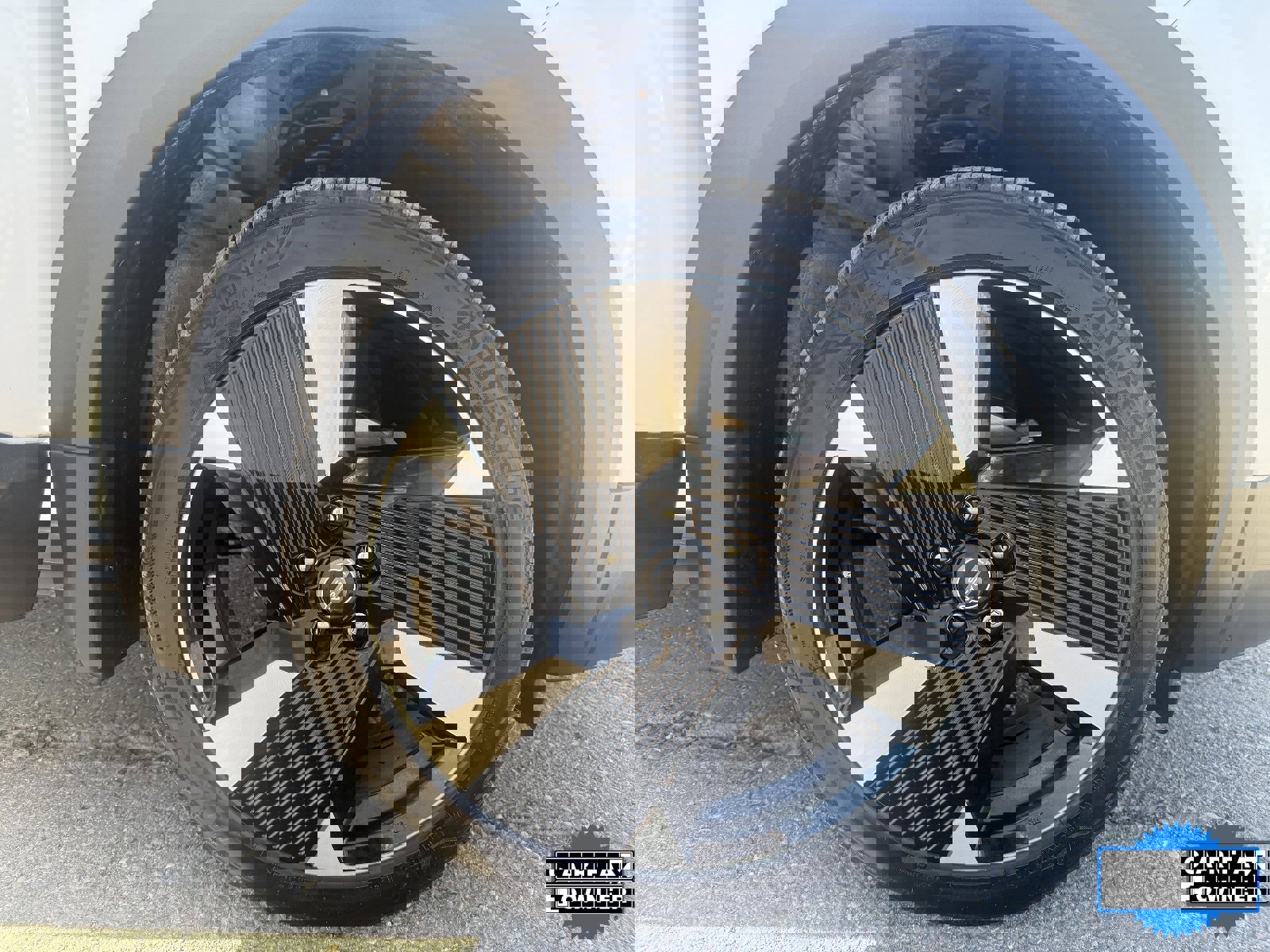 Certified 2025 Nissan Kicks SR image 10