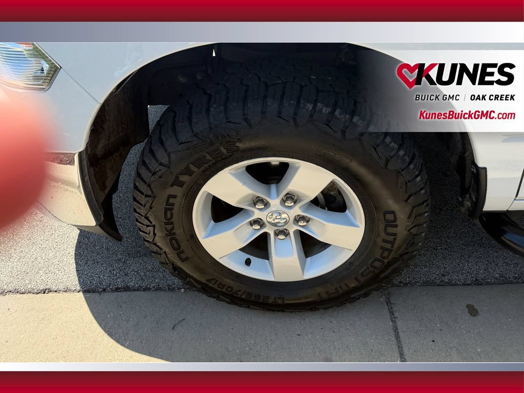 Used 2022 RAM 1500 Classic SLT AWD/4WD image 13
