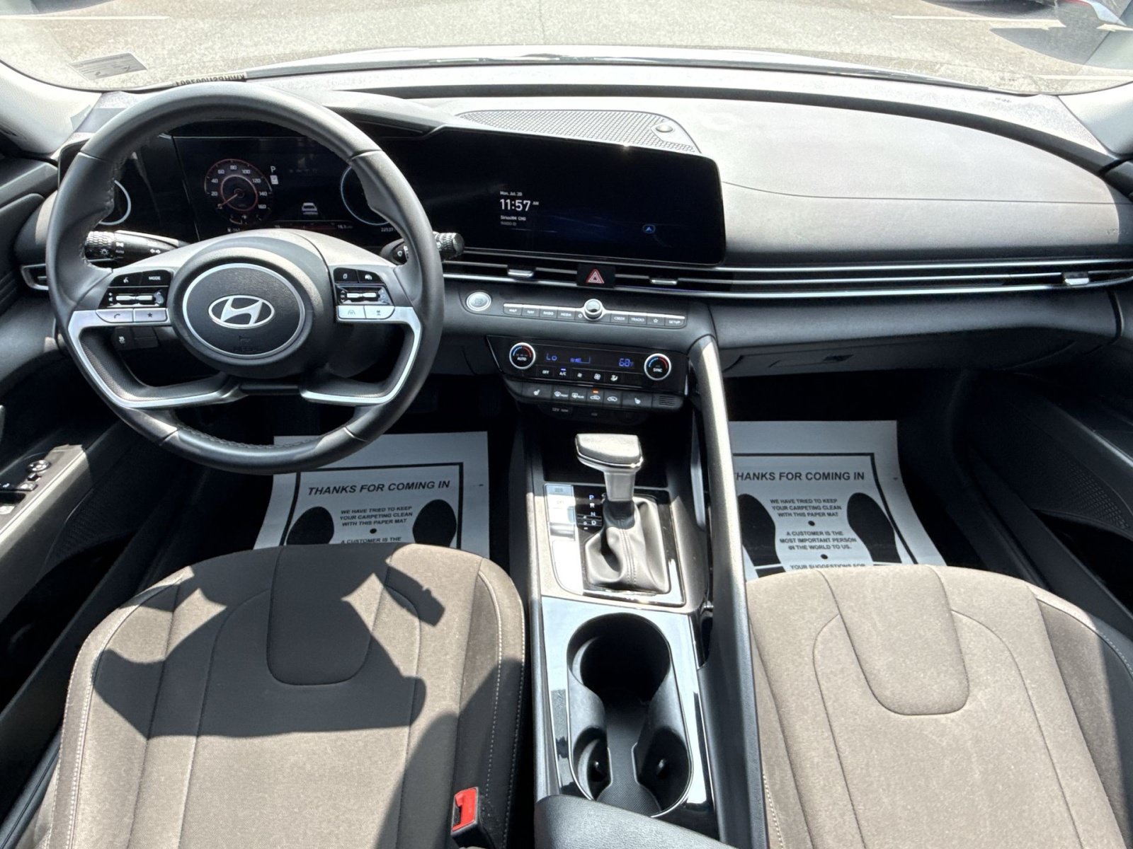 Certified 2025 Hyundai Elantra SEL FWD image 23