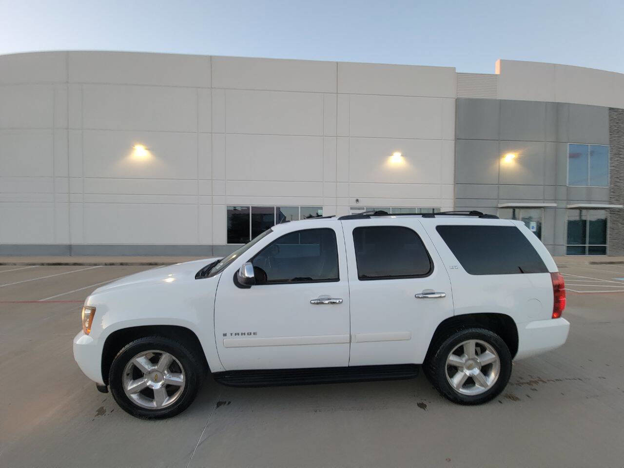 Used 2008 Chevrolet Tahoe LTZ w/ LTZ Preferred Equipment Group image 4