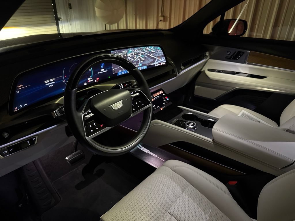 Certified 2026 Cadillac Vistiq Sport AWD/4WD image 43
