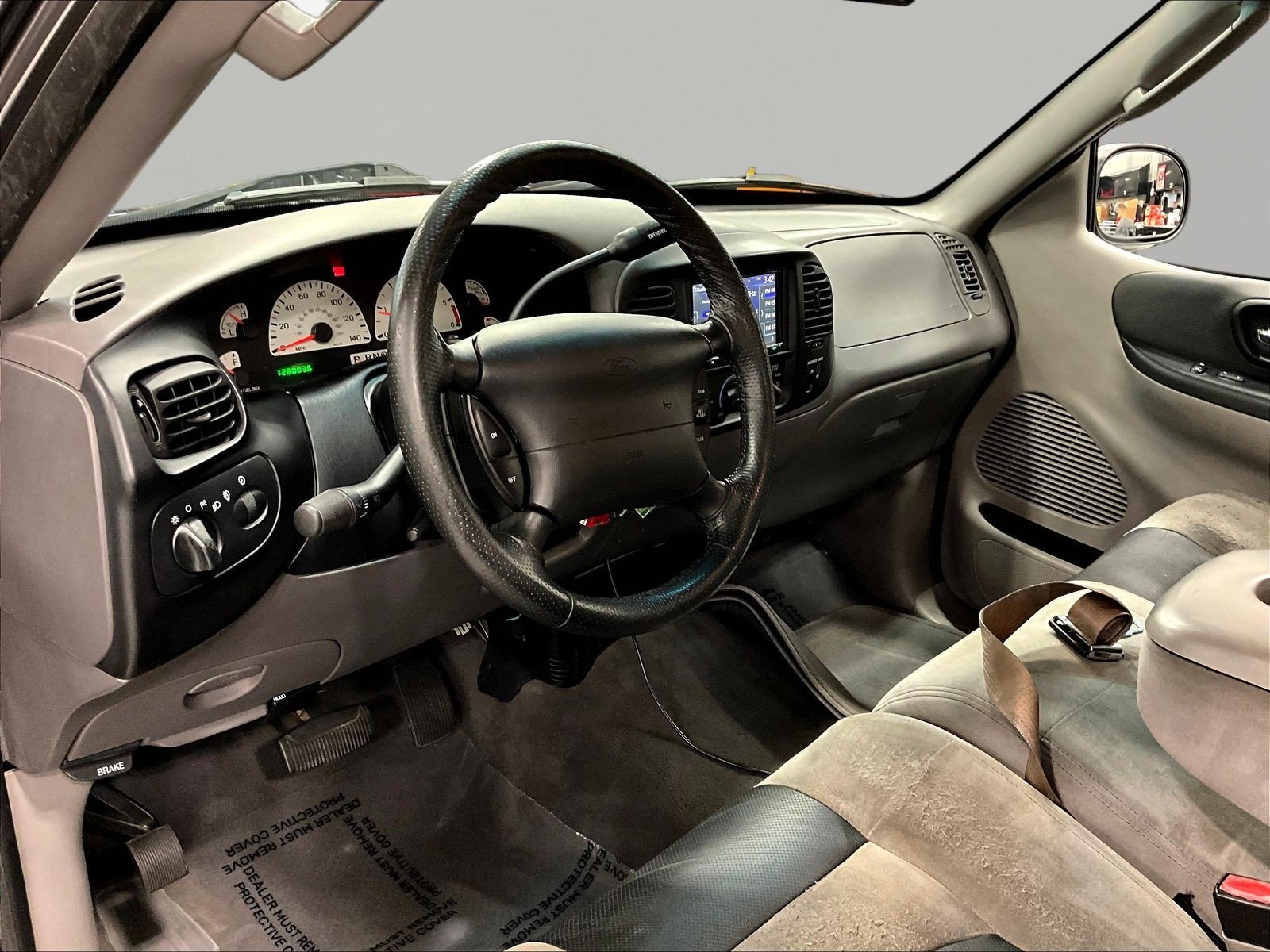 Used 2004 Ford F150 Lightning RWD image 13