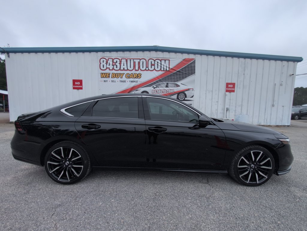 Used 2023 Honda Accord Touring image 9