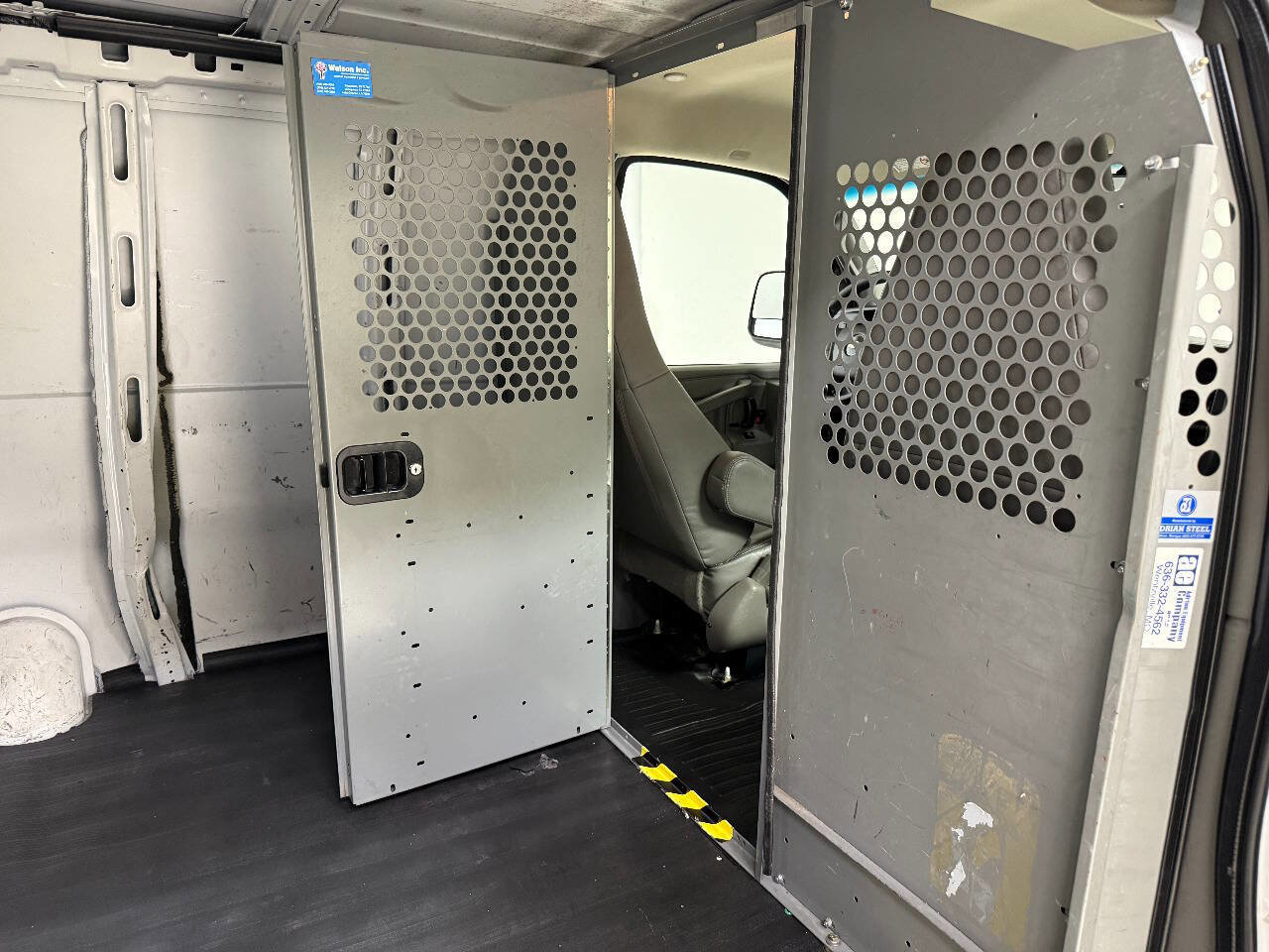 Used 2017 Chevrolet Express 2500 Extended image 34