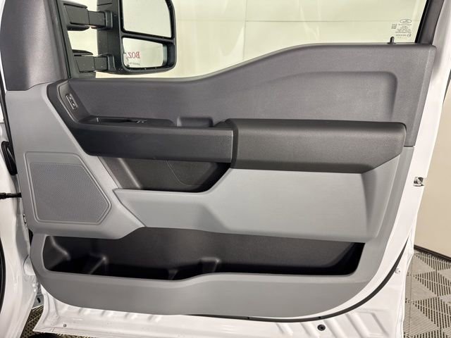 New 2026 Ford F250 XL w/ XL Chrome Package image 23