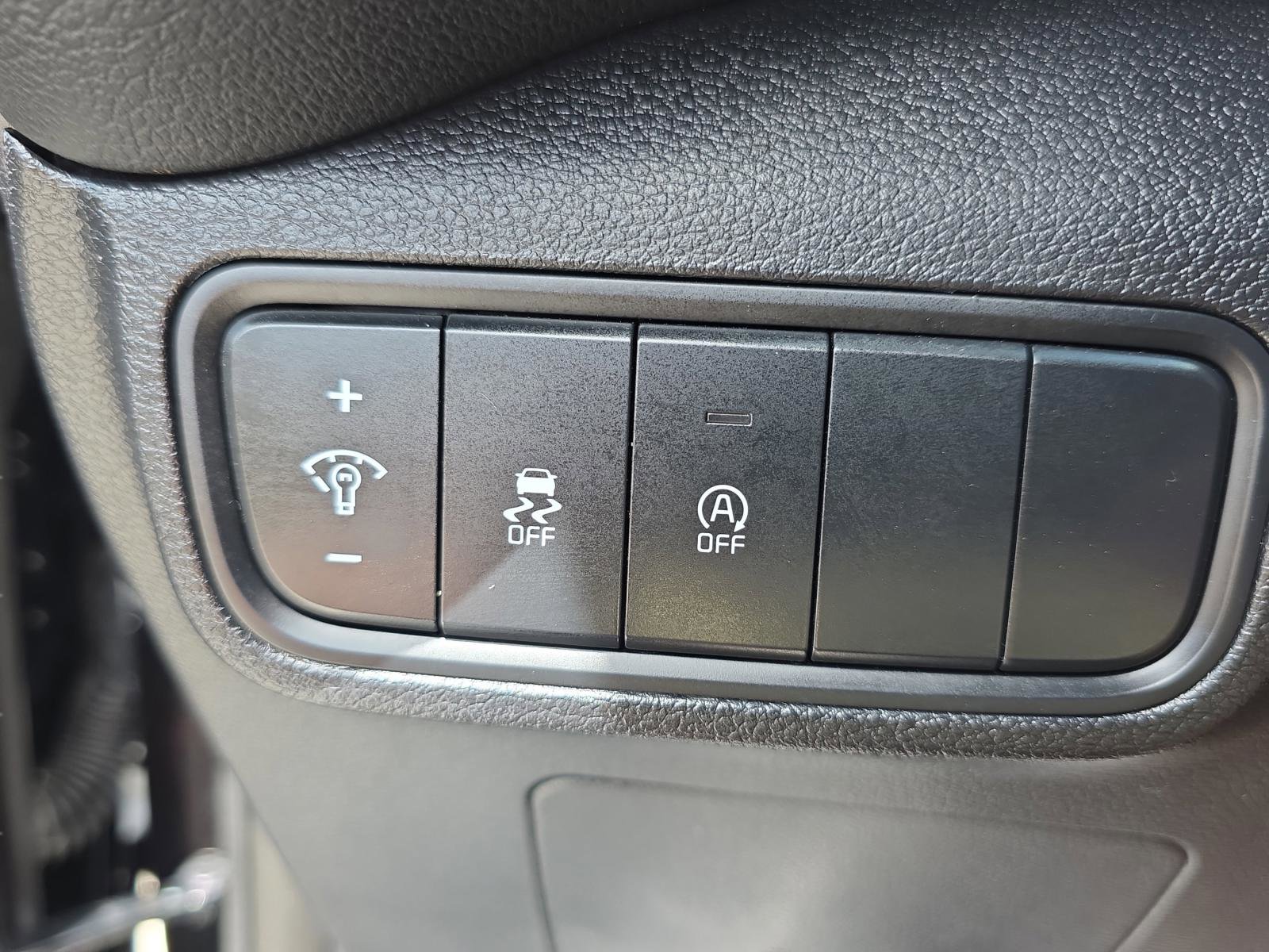 Used 2025 Kia Soul LX FWD image 28