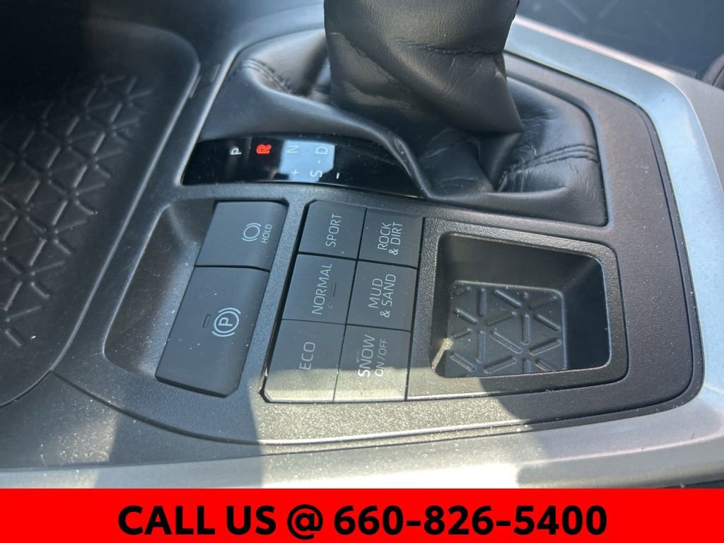 Used 2025 Toyota RAV4 XLE image 19