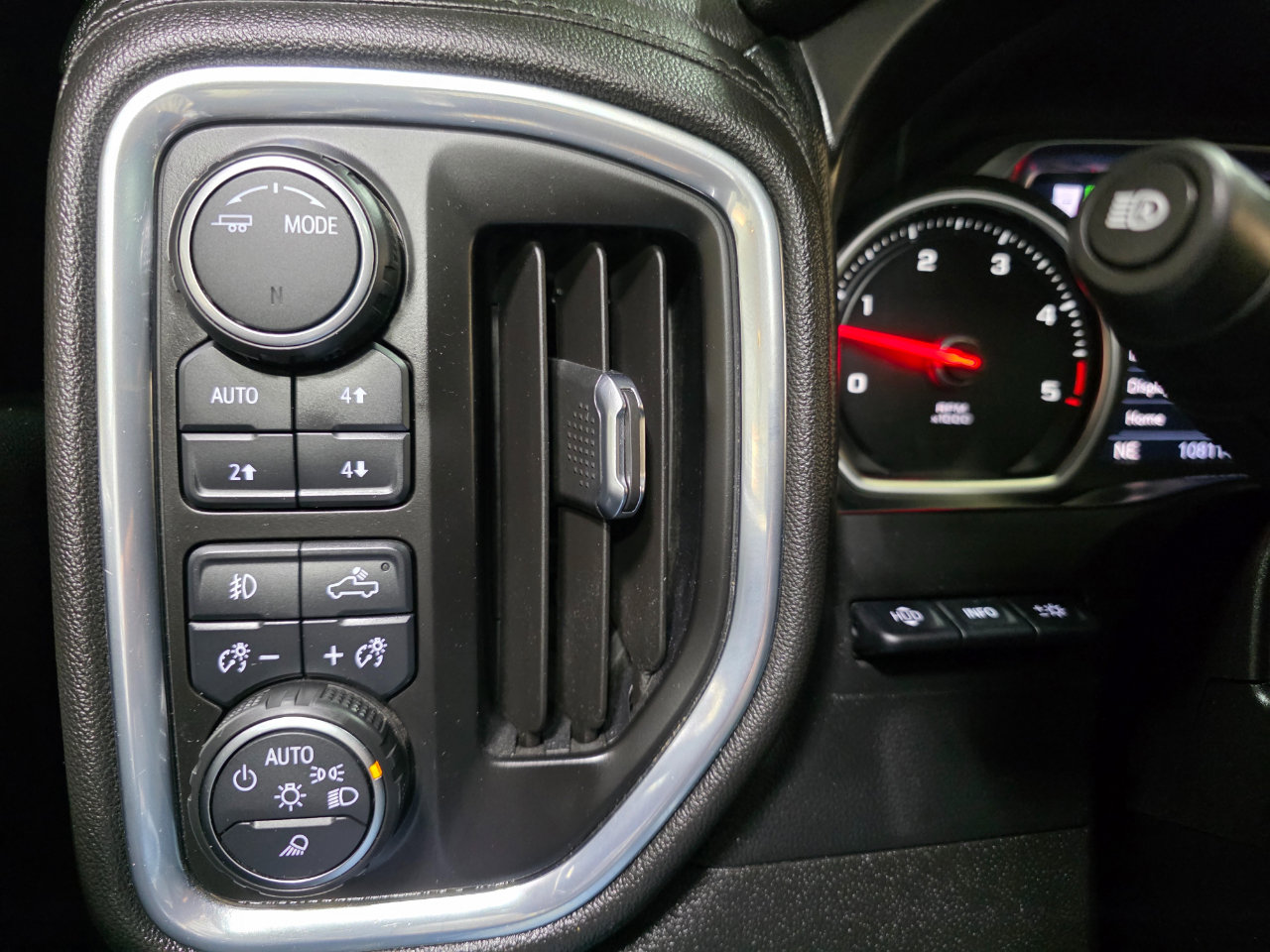 Used 2021 Chevrolet Silverado 3500 High Country w/ Z71 Off-Road Package image 43