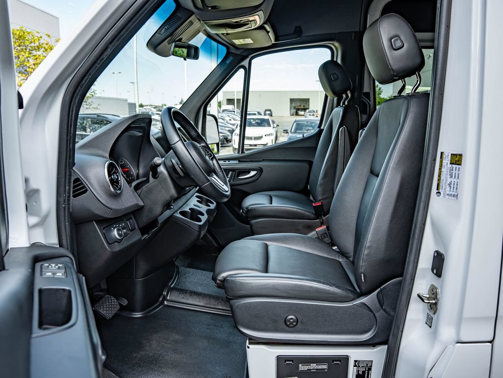 Used 2023 Mercedes-Benz Sprinter 2500 image 33