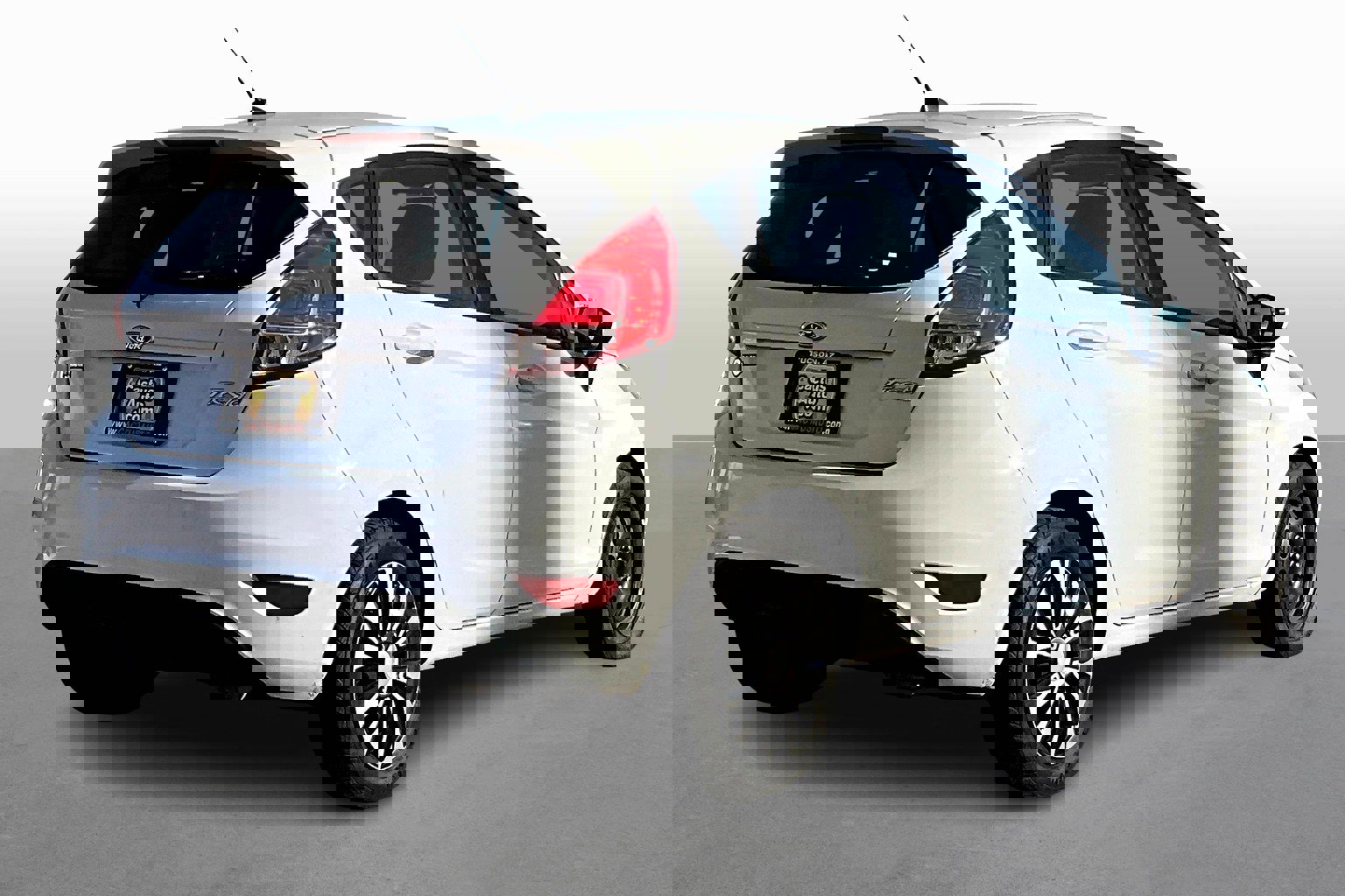 Used 2014 Ford Fiesta S image 2