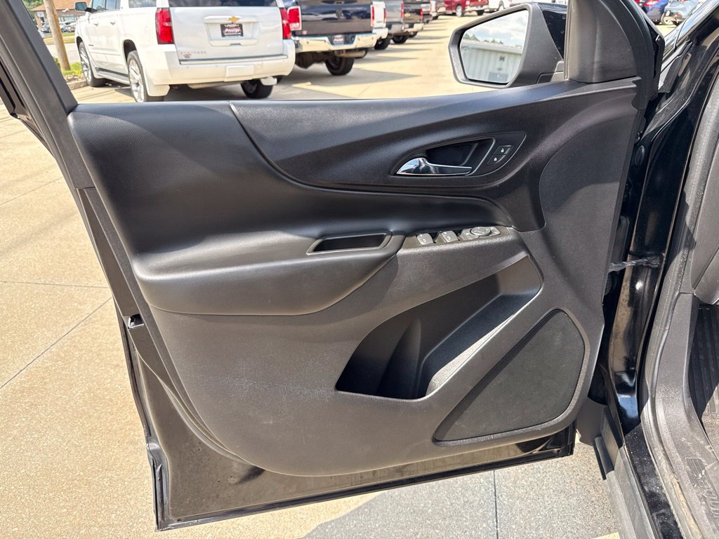 Used 2020 Chevrolet Equinox LT w/ LPO, Floor Liner Package FWD image 20