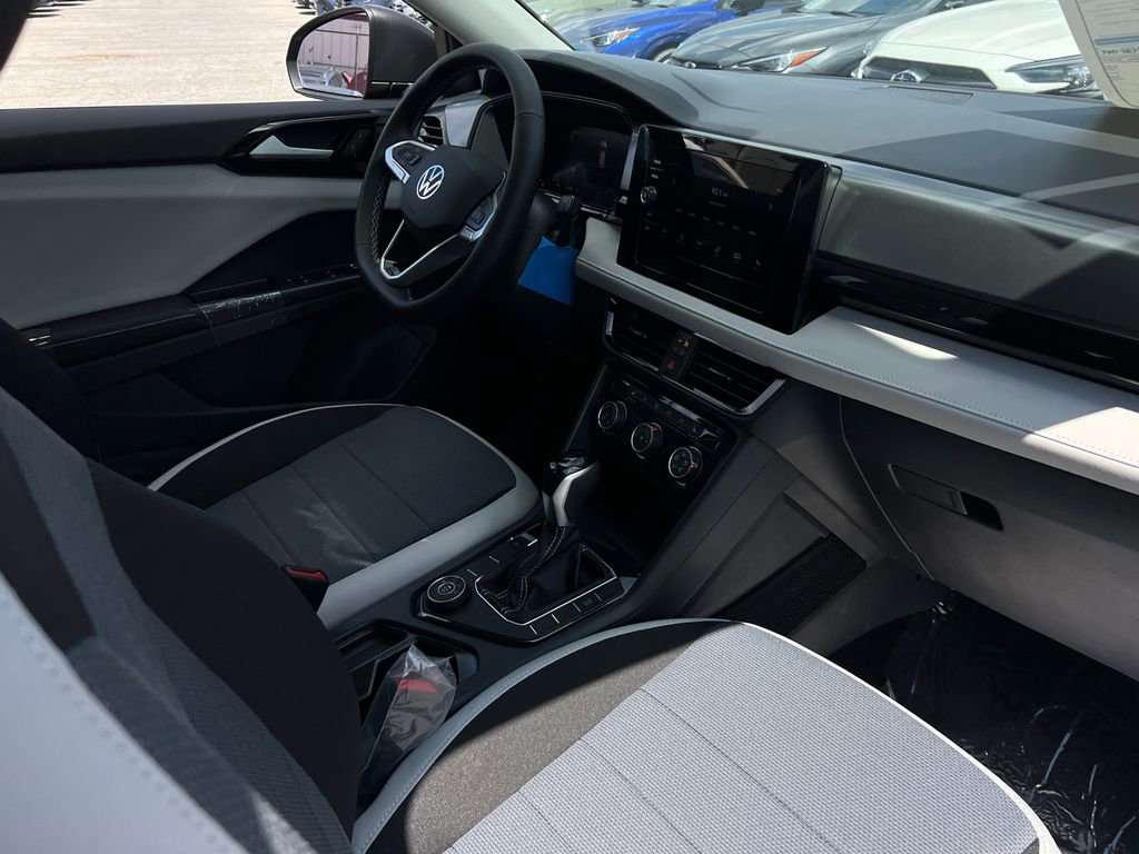 New 2025 Volkswagen Taos S image 10