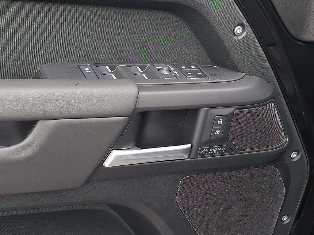 New 2026 Land Rover Defender 130 X-Dynamic SE AWD/4WD image 7