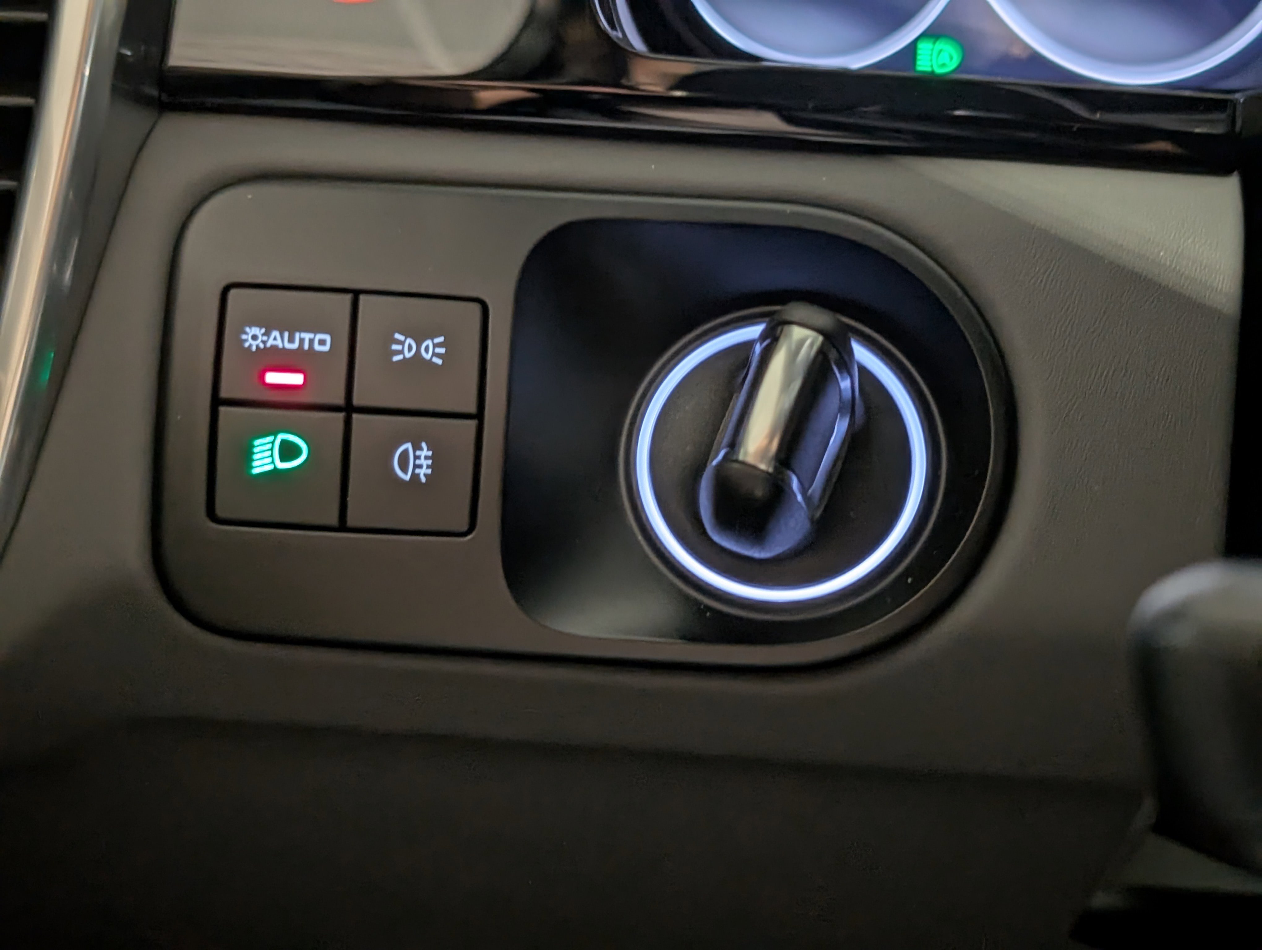 Certified 2023 Porsche Cayenne Turbo S image 28