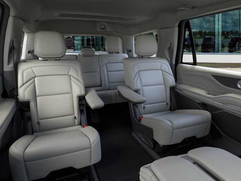 New 2026 Lincoln Navigator Premiere AWD/4WD image 11