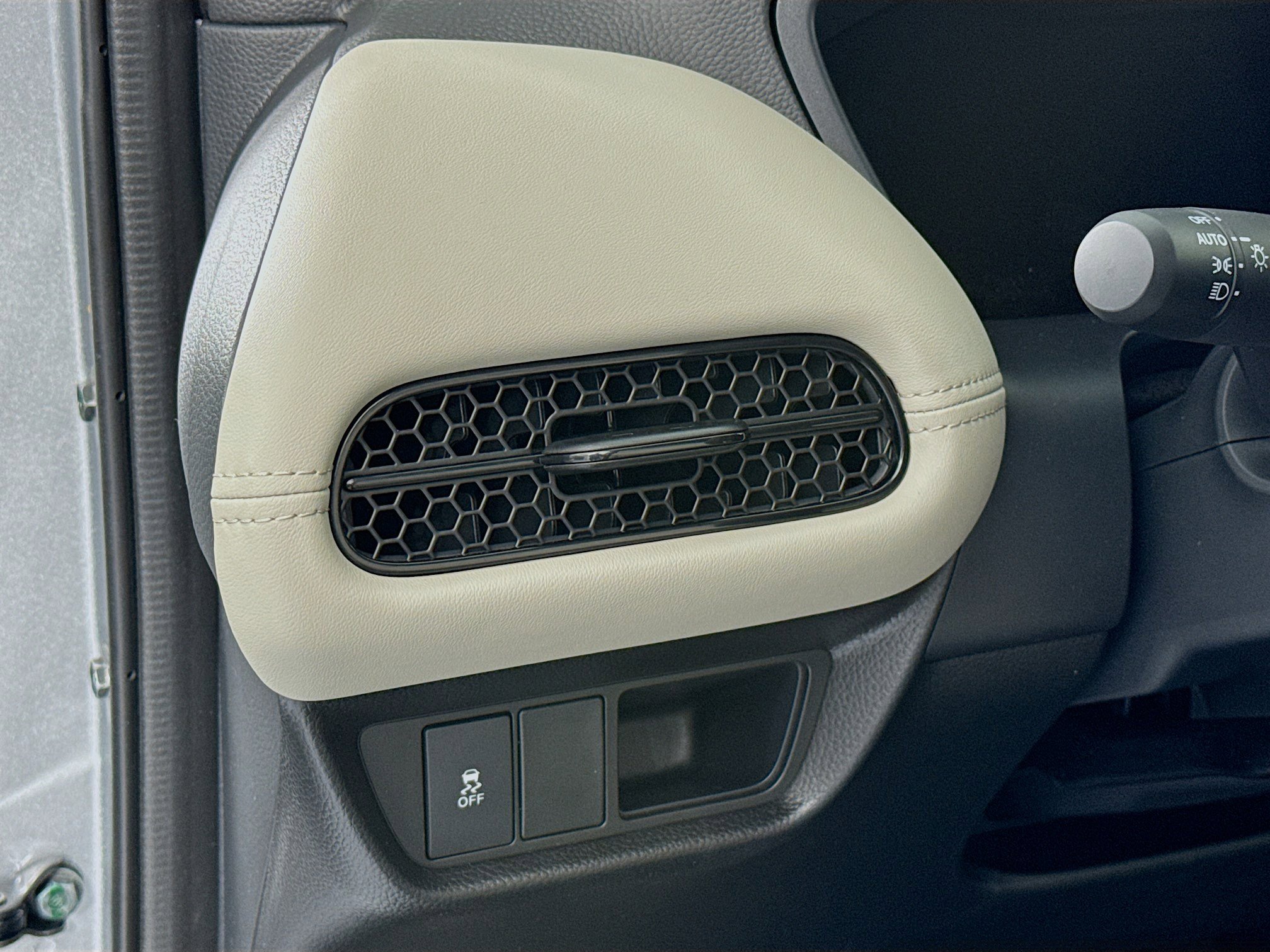 New 2026 Honda HR-V LX image 10