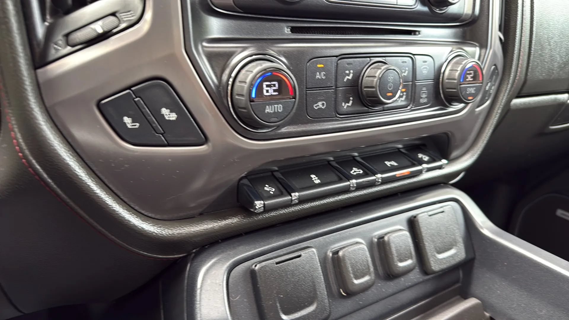 Used 2015 GMC Sierra 1500 SLT AWD/4WD image 37