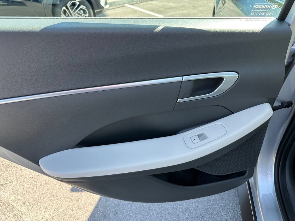 Certified 2025 Hyundai Sonata SE FWD image 10
