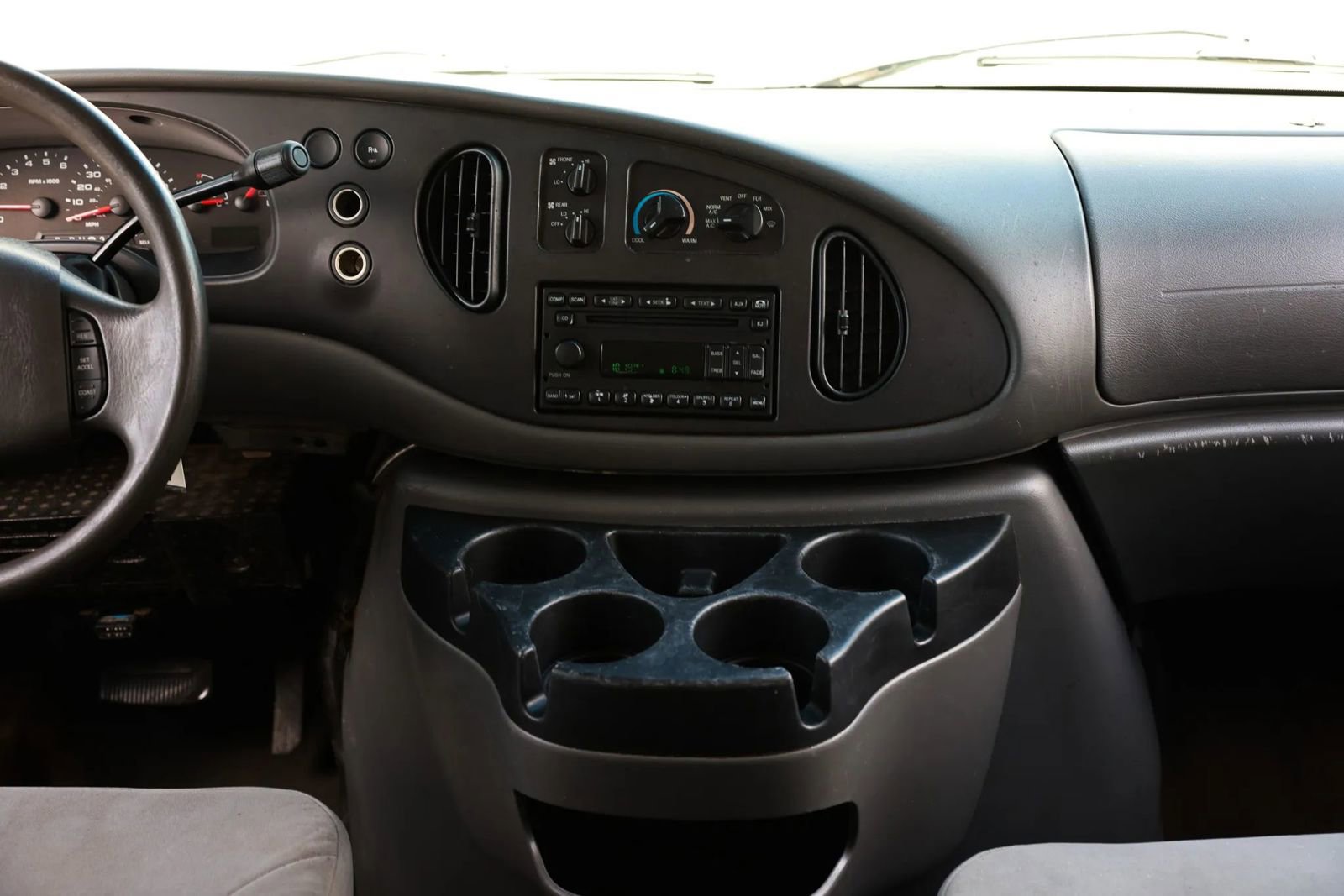 Used 2008 Ford E-150 and Econoline 150 Wagon RWD image 36