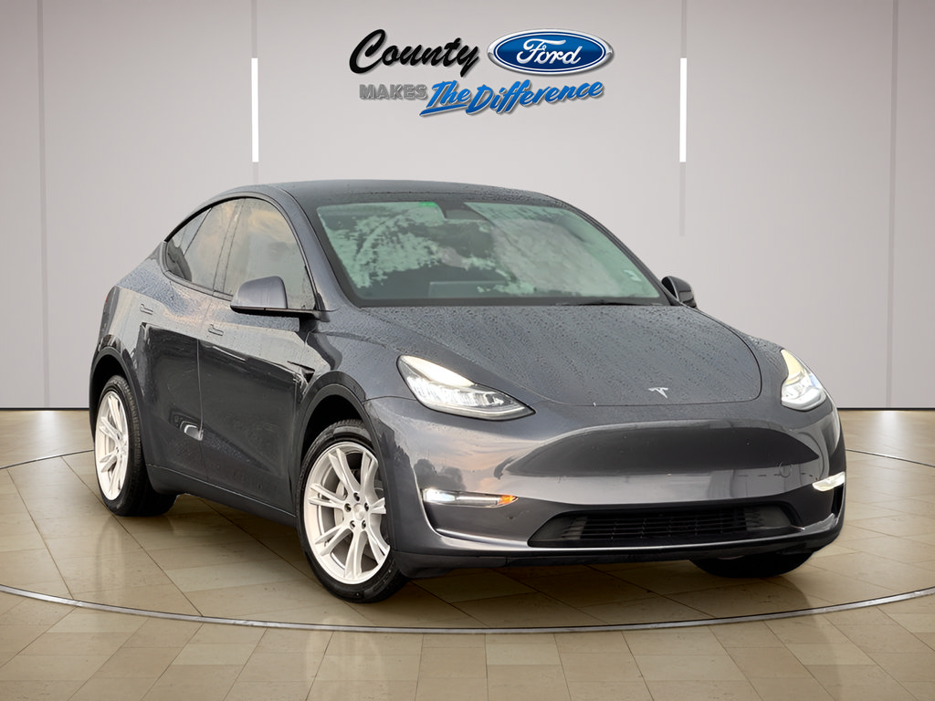 Used 2023 Tesla Model Y Long Range AWD/4WD image 1