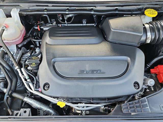 Used 2025 Chrysler Pacifica Select FWD image 26