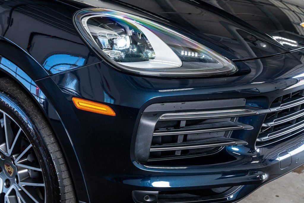 Used 2022 Porsche Cayenne Platinum Edition image 18