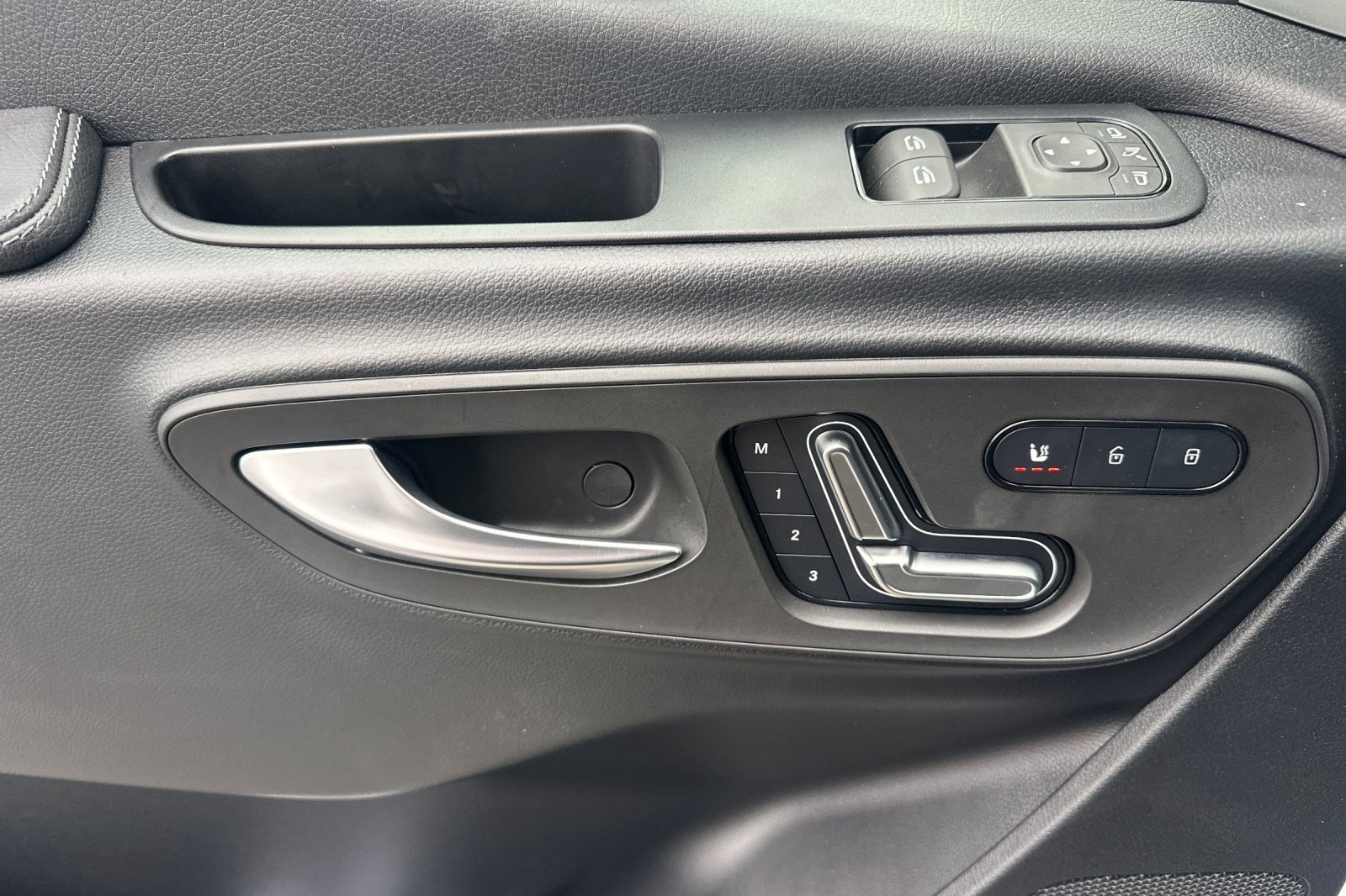 New 2024 Mercedes-Benz eSprinter 170 Cargo image 11