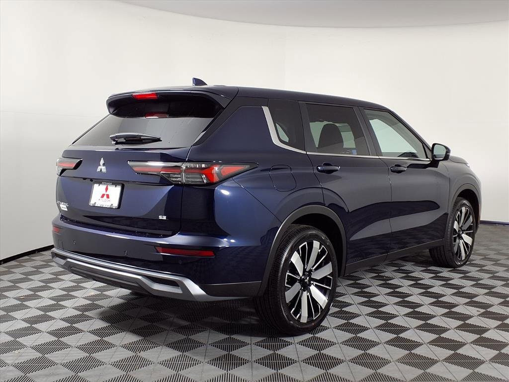 New 2025 Mitsubishi Outlander SE image 25